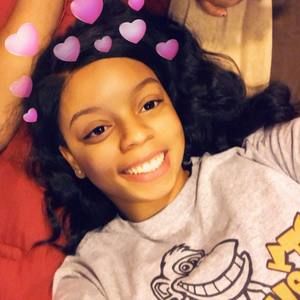 Meet your Posher, Kalena